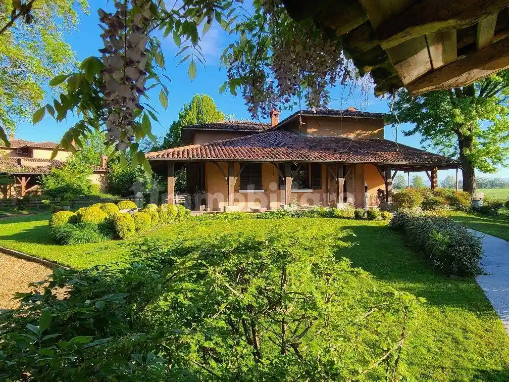 Villa in vendita a Cremona