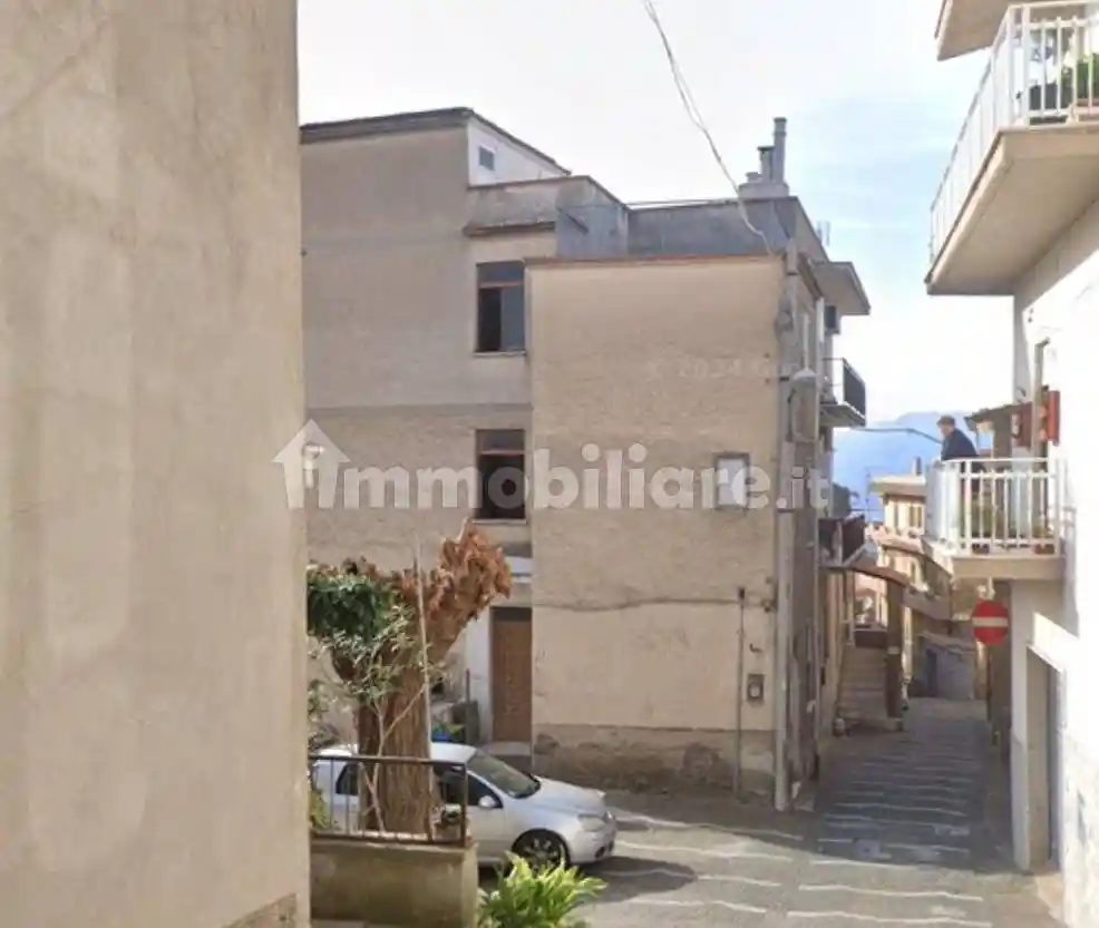 Palazzo - Edificio in vendita a Sonnino