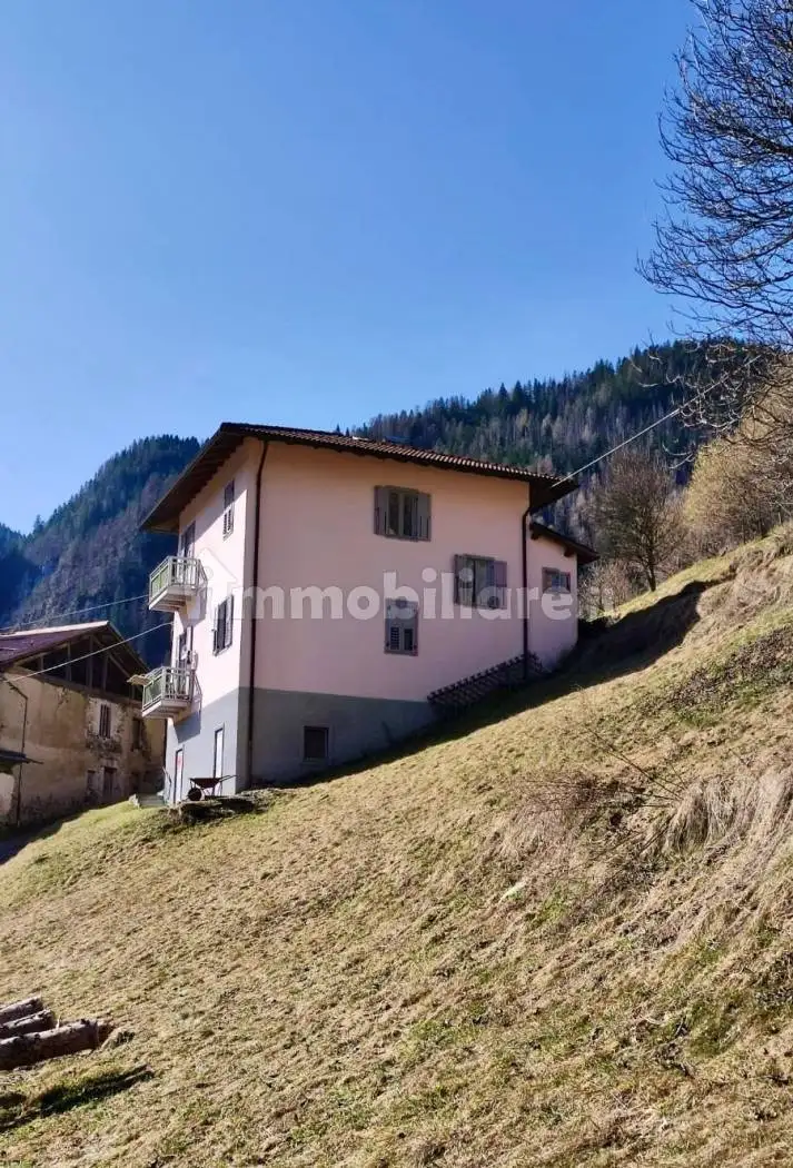 Terratetto unifamiliare via Dolomiti 1, Castello Tesino - foto 2