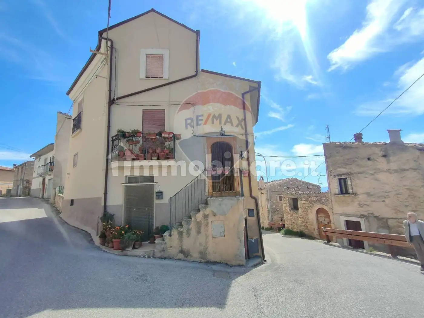 Casa indipendente in vendita a Castelvecchio Calvisio