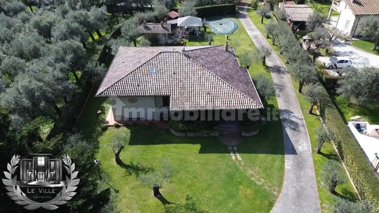 Villa in vendita a Seravezza