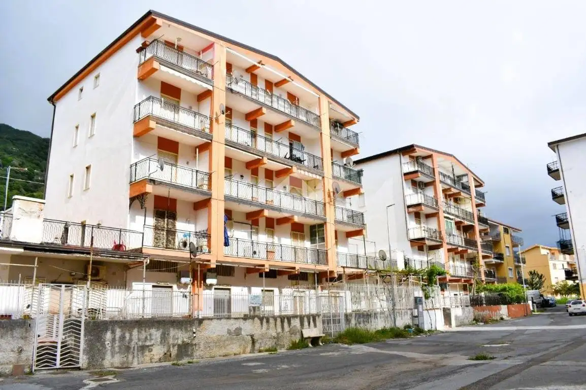 Appartamento in vendita a Falconara Albanese