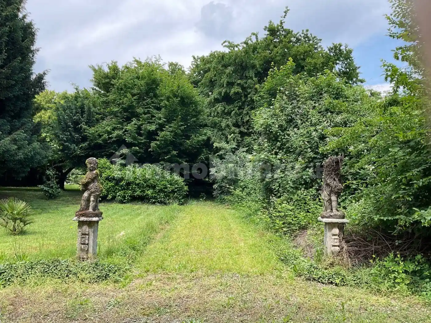 Palazzo - Edificio in vendita a Lonate Pozzolo