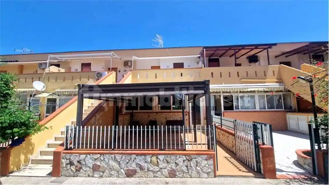 Villetta a schiera in vendita a Campofelice di Roccella