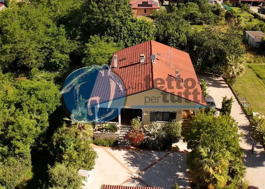 Villa in vendita a Gattico-Veruno