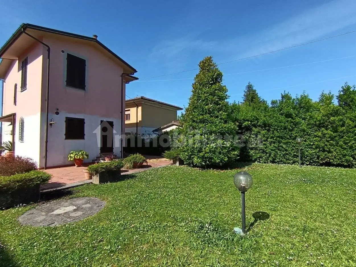 Villa in vendita a Lucca