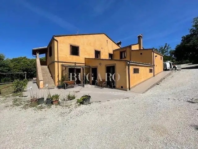 Rustico - Casale in vendita a Ancona