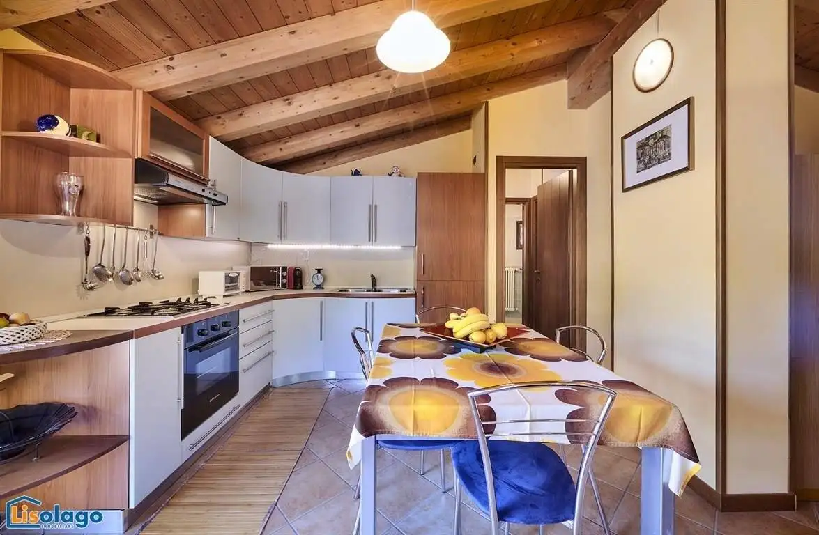 Trilocale via Agueglio snc, Centro, Esino Lario - foto 4