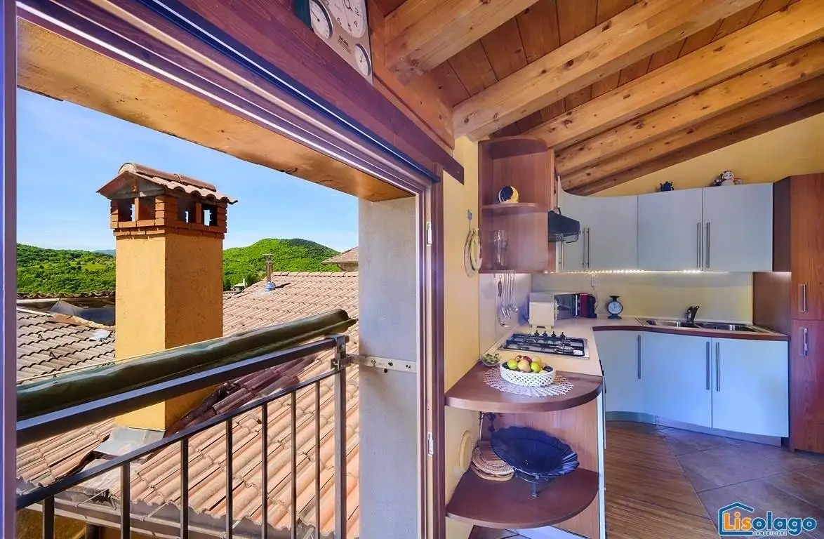 Trilocale via Agueglio snc, Centro, Esino Lario - foto 5