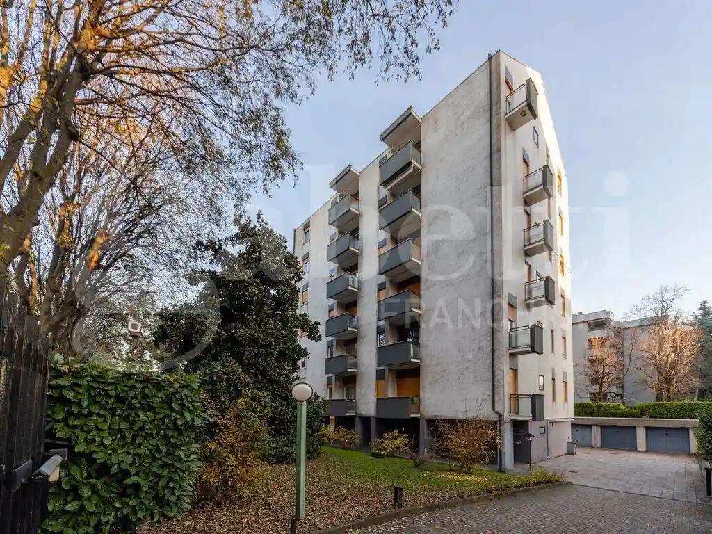 Appartamento in vendita a Monza