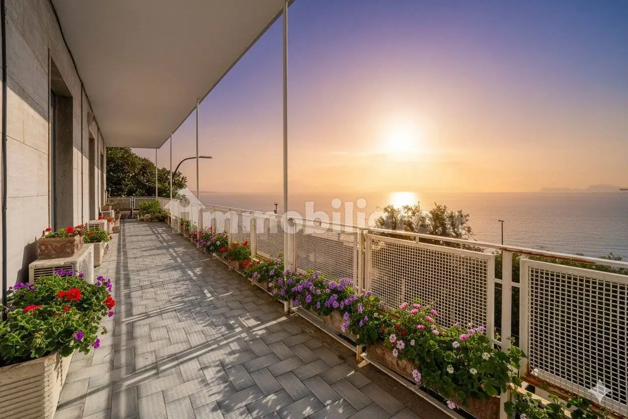 Appartamento in vendita a Napoli