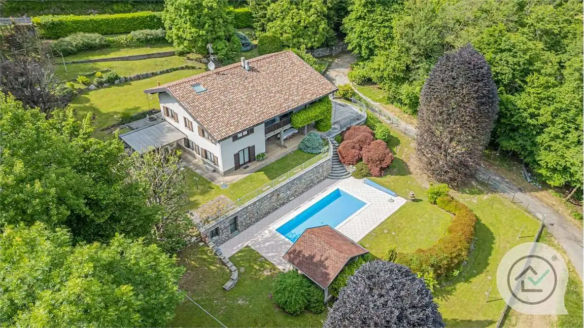 Villa in vendita a Marzio