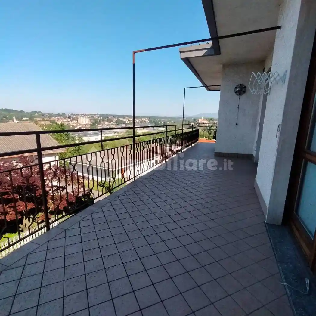 Appartamento in vendita a Oggiona con Santo Stefano