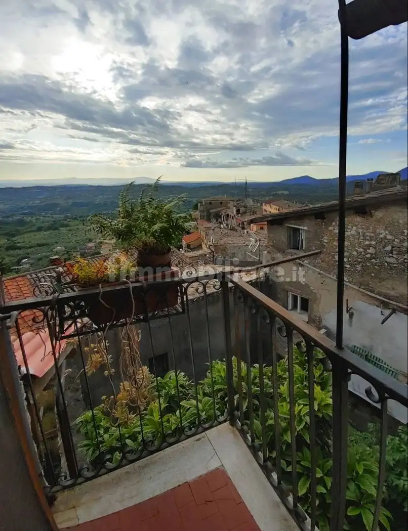 Appartamento in vendita a Poggio Catino