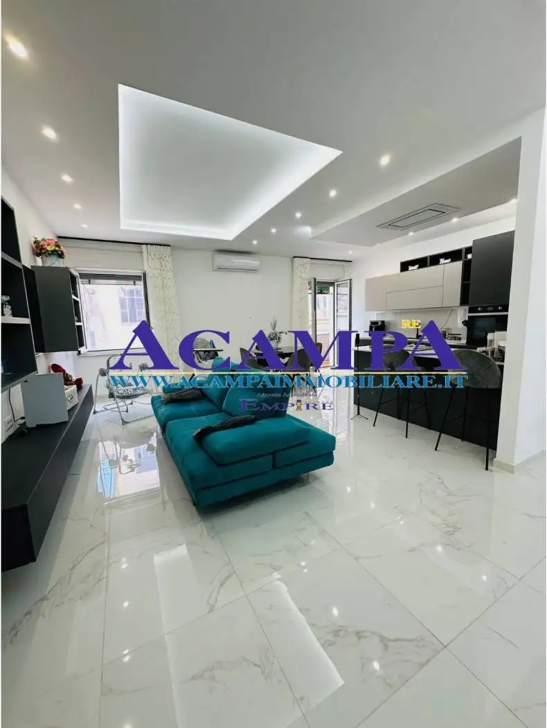 Appartamento in vendita a Napoli