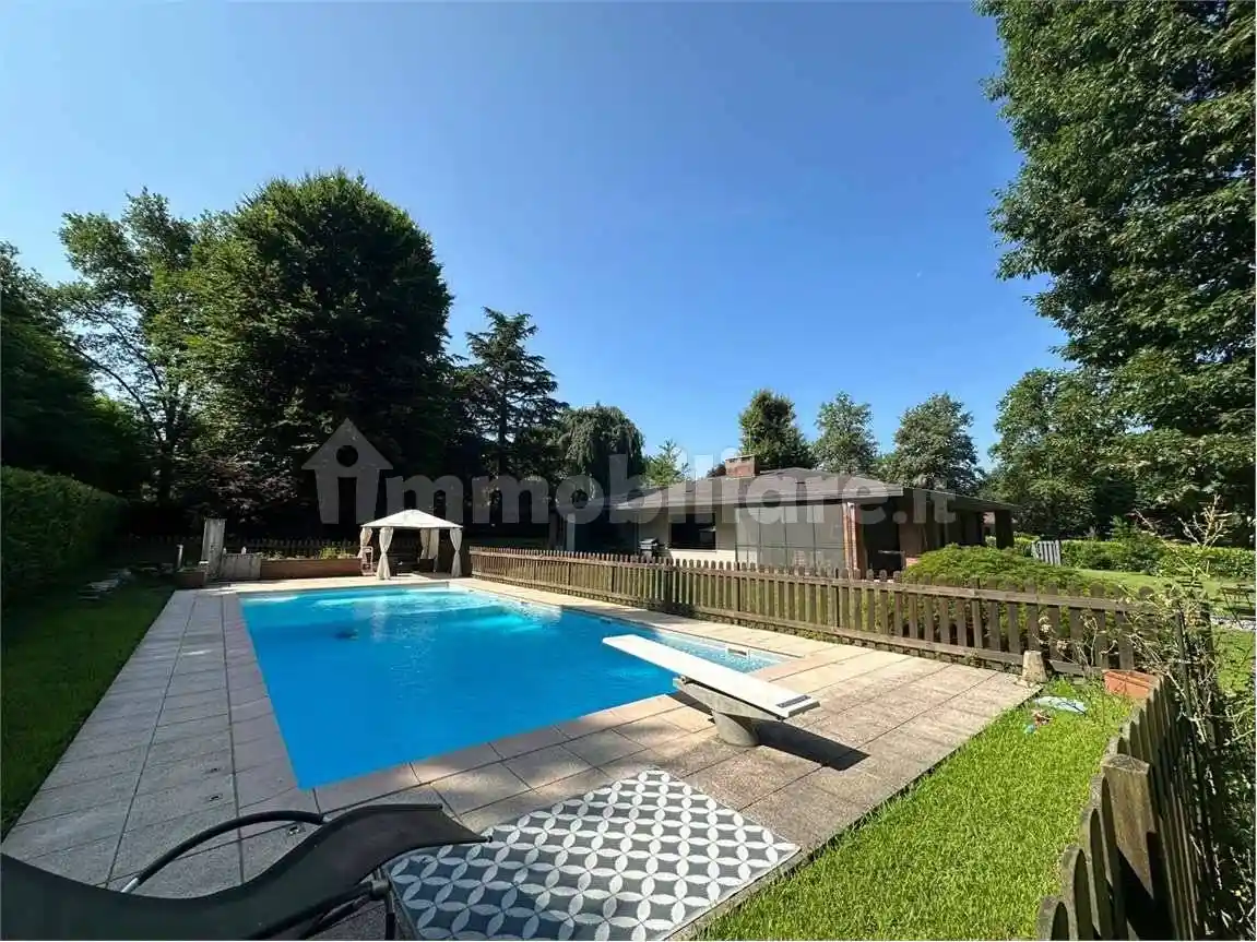 Villa in vendita a Castelletto Sopra Ticino