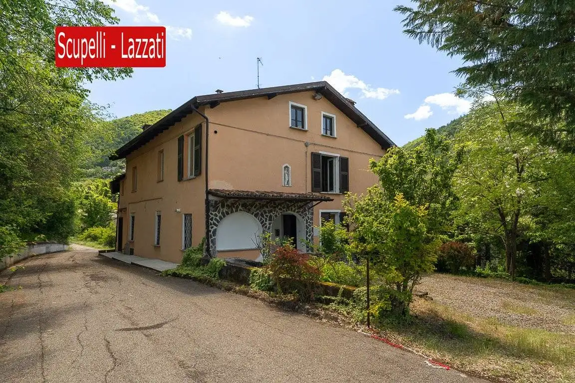 Villa in vendita a Val di Nizza