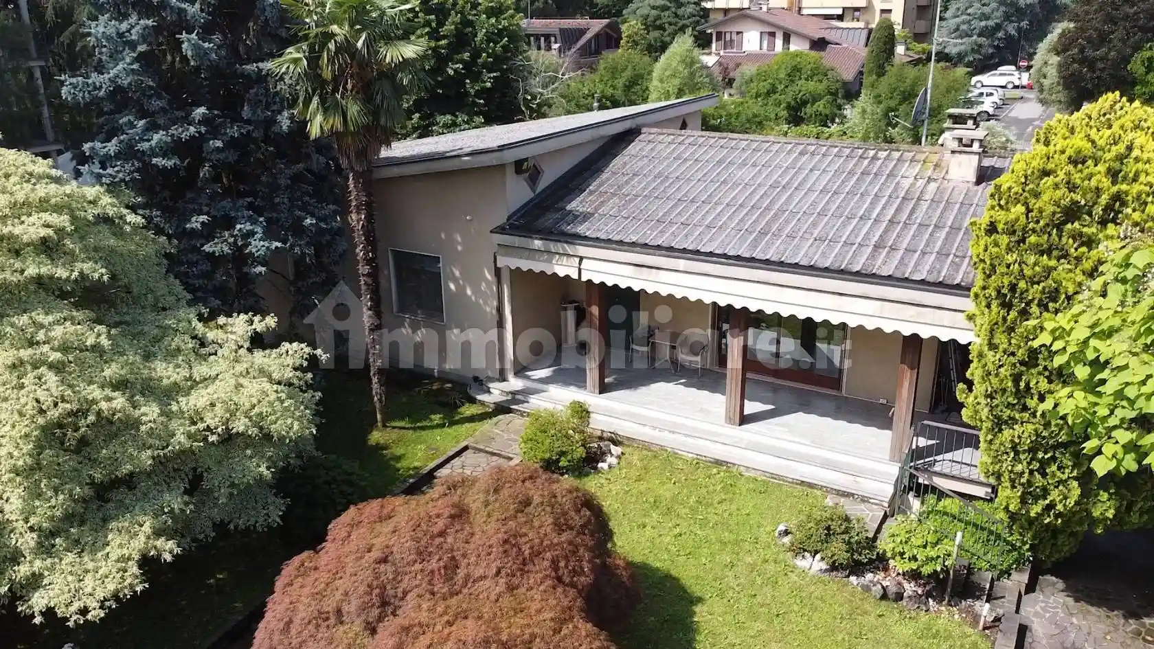 Villa in vendita a Vedano al Lambro