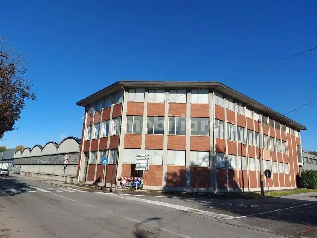 Palazzo - Edificio in vendita a Meda