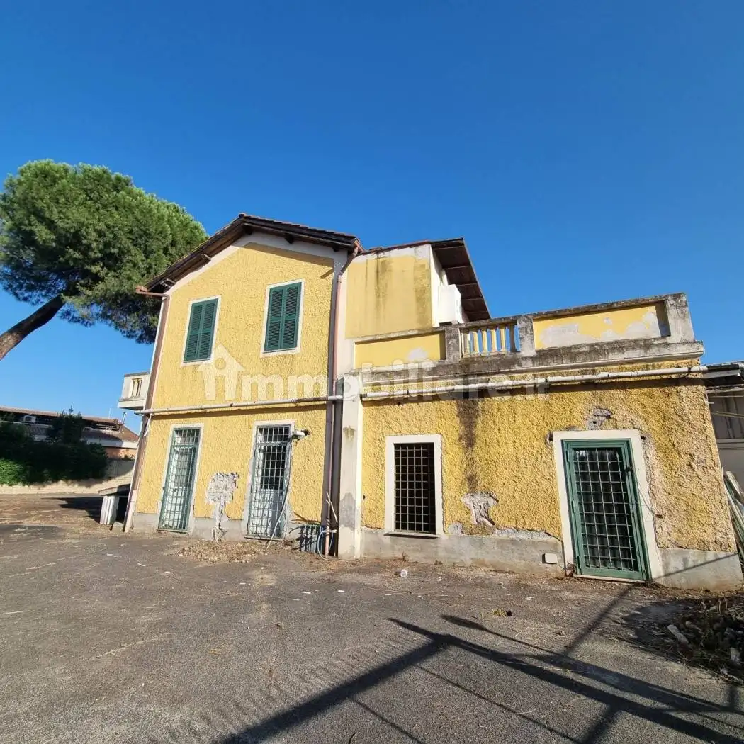 Terratetto unifamiliare in vendita a Roma