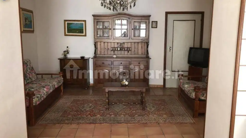 Appartamento in affitto a Lucoli