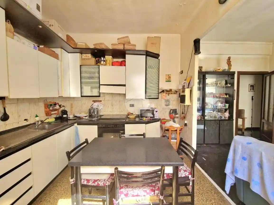 Appartamento in vendita a Genova