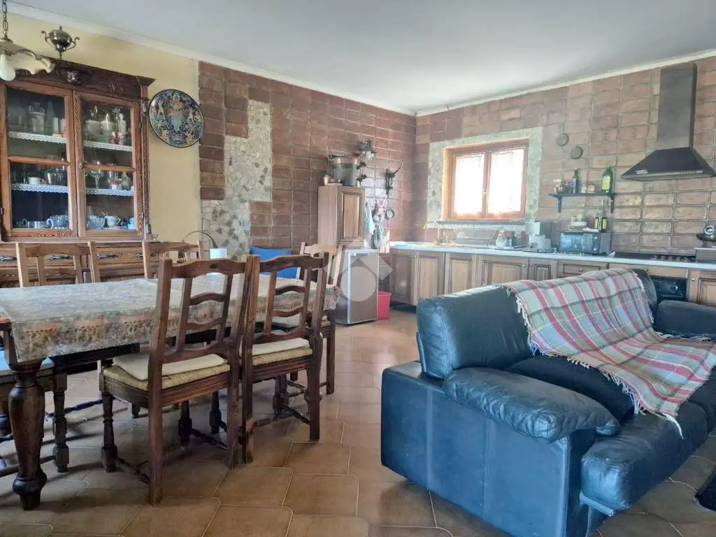 Villa in vendita a Salisano