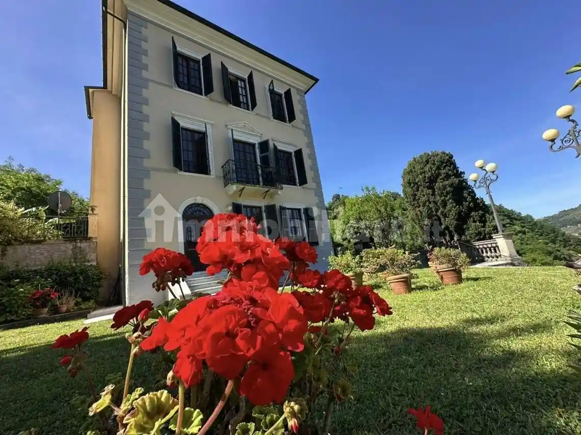 Villa in vendita a Carrara
