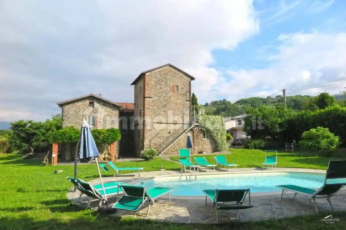 Villa in vendita a Filattiera