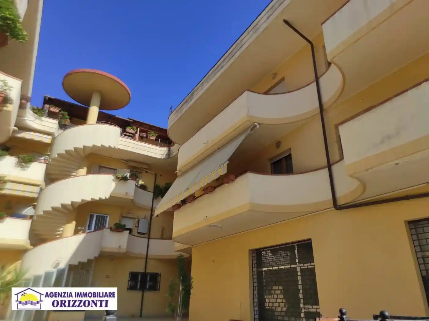 Quadrilocale via Nino Bixio 7, Centro, Alba Adriatica - foto 2