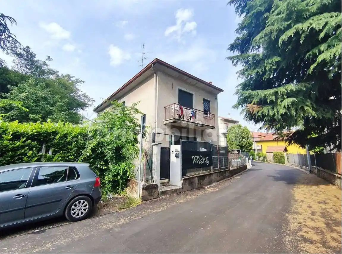 Villa in vendita a Garbagnate Milanese