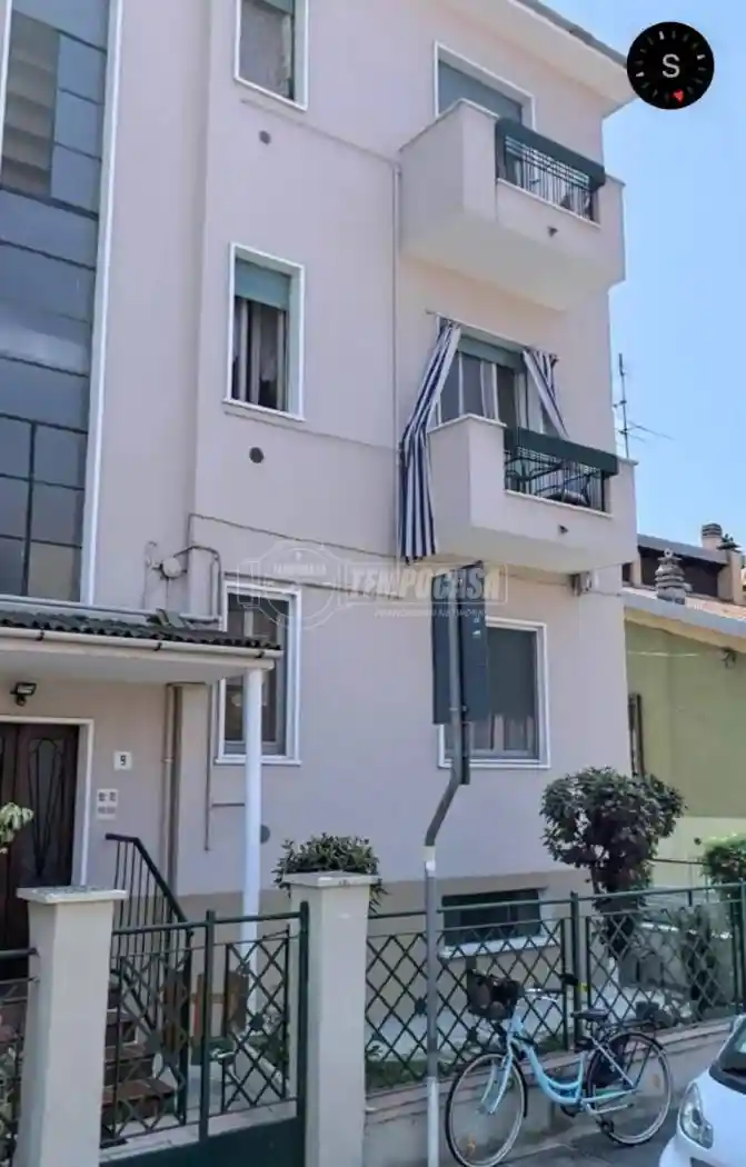 Palazzo - Edificio in vendita a Corsico