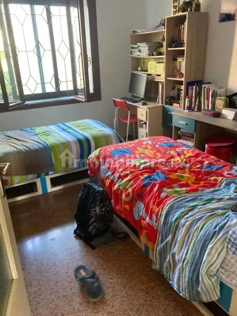 Villa bifamiliare via Giuseppe Garibaldi, Crespano Del Grappa, Pieve del Grappa - foto 3