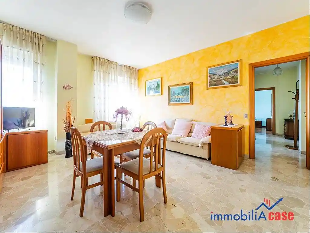 Appartamento in vendita a Garbagnate Milanese