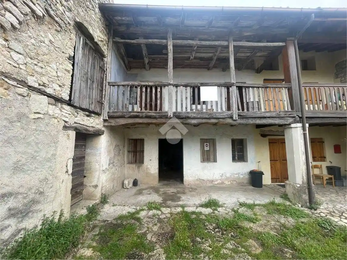 Rustico - Casale in vendita a Vittorio Veneto