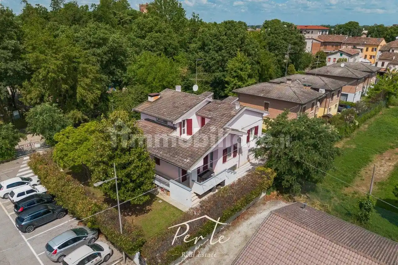 Villa in vendita a Reggiolo