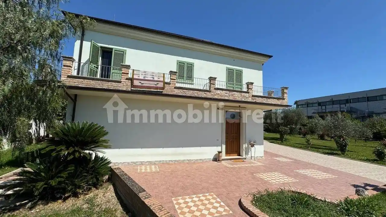 Villa plurifamiliare viale 1 Maggio 23, Nereto - foto 2