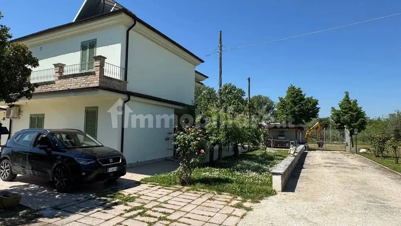 Villa plurifamiliare viale 1 Maggio 23, Nereto - foto 5