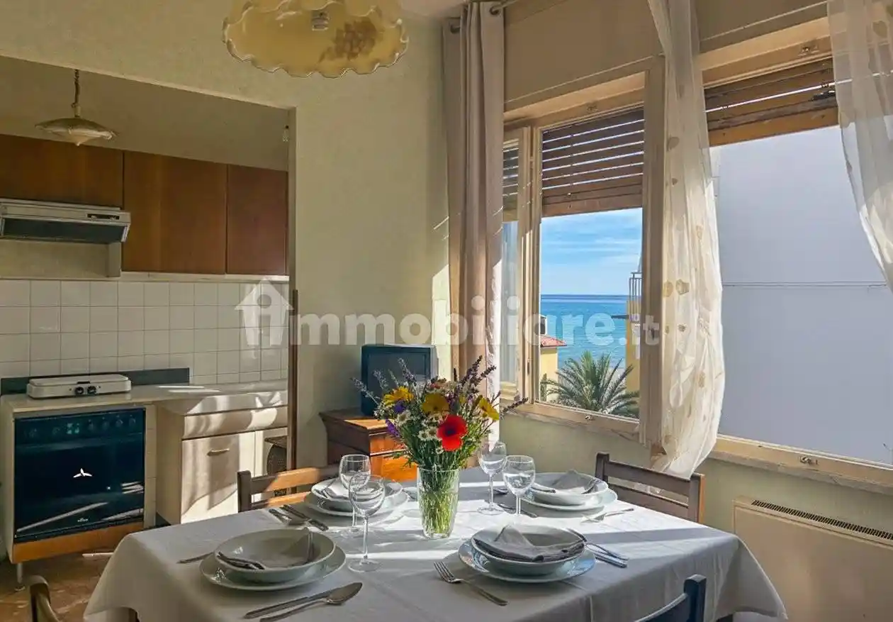 Appartamento in vendita a Finale Ligure