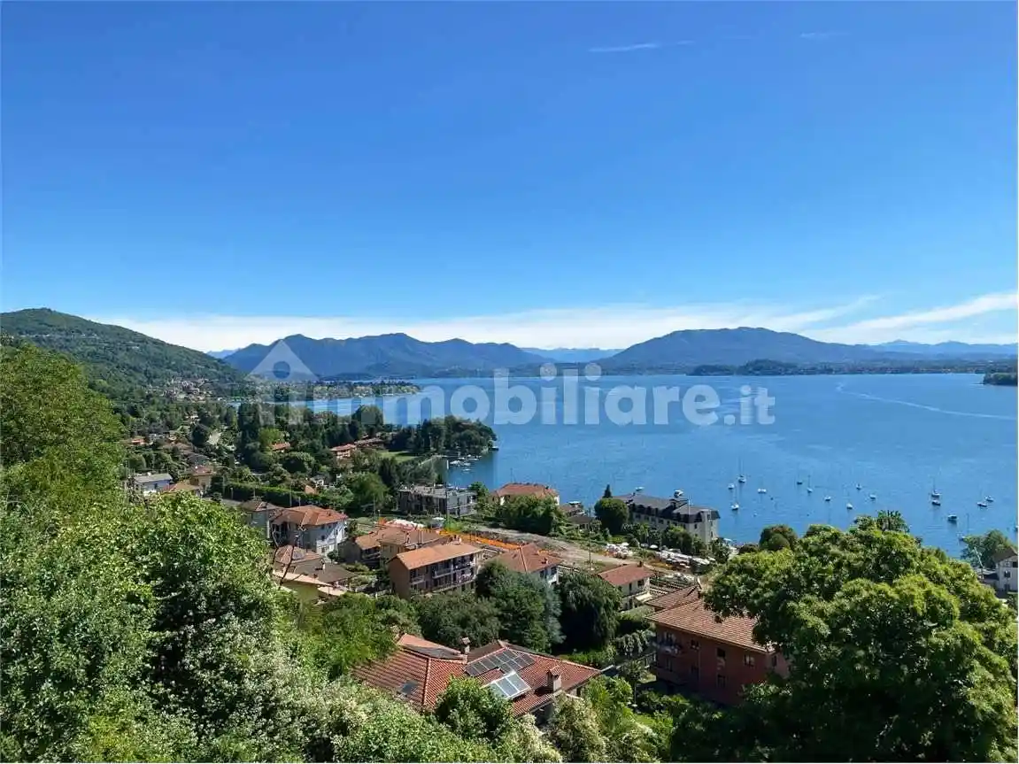 Villa in vendita a Meina