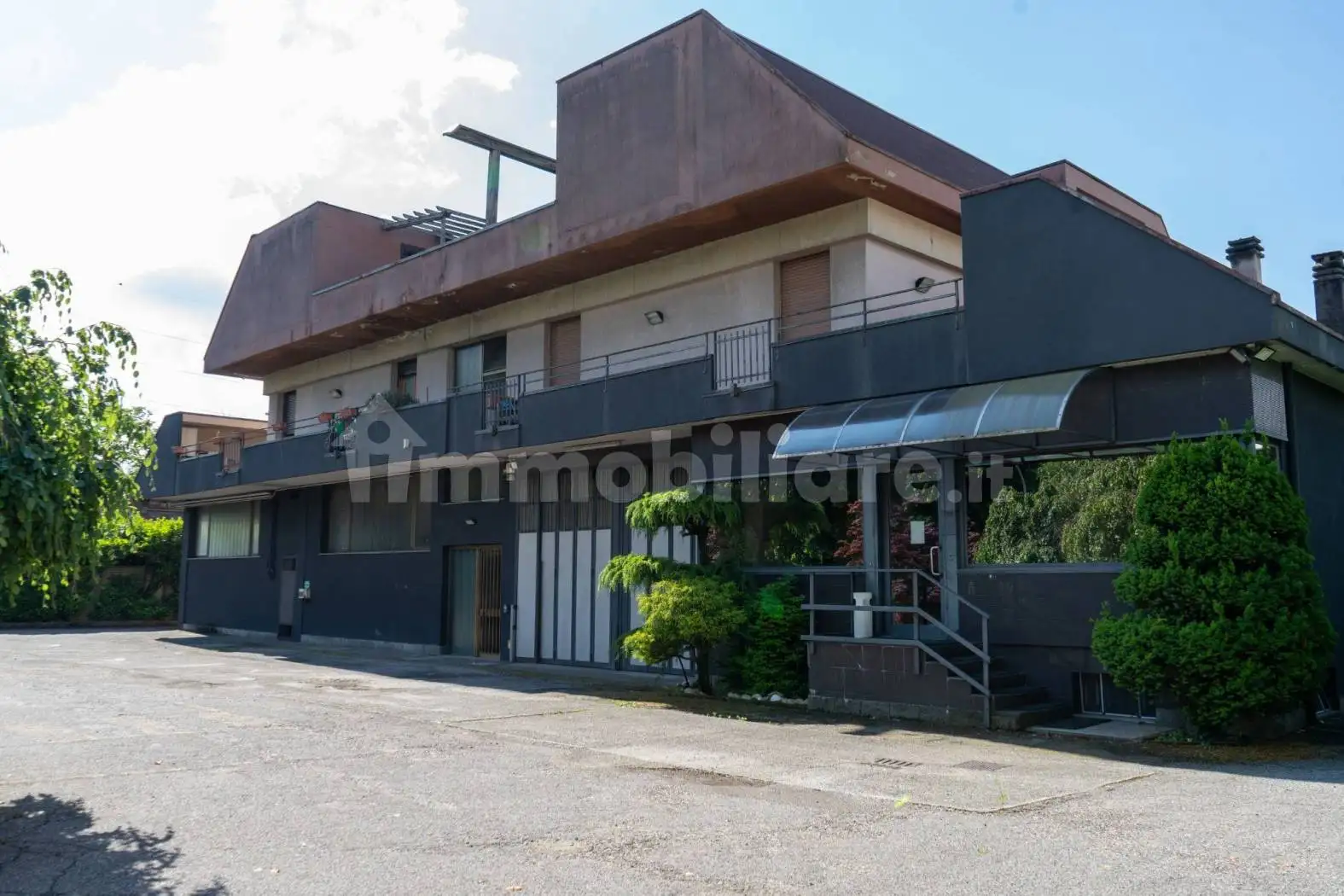 Palazzo - Edificio in vendita a Seregno