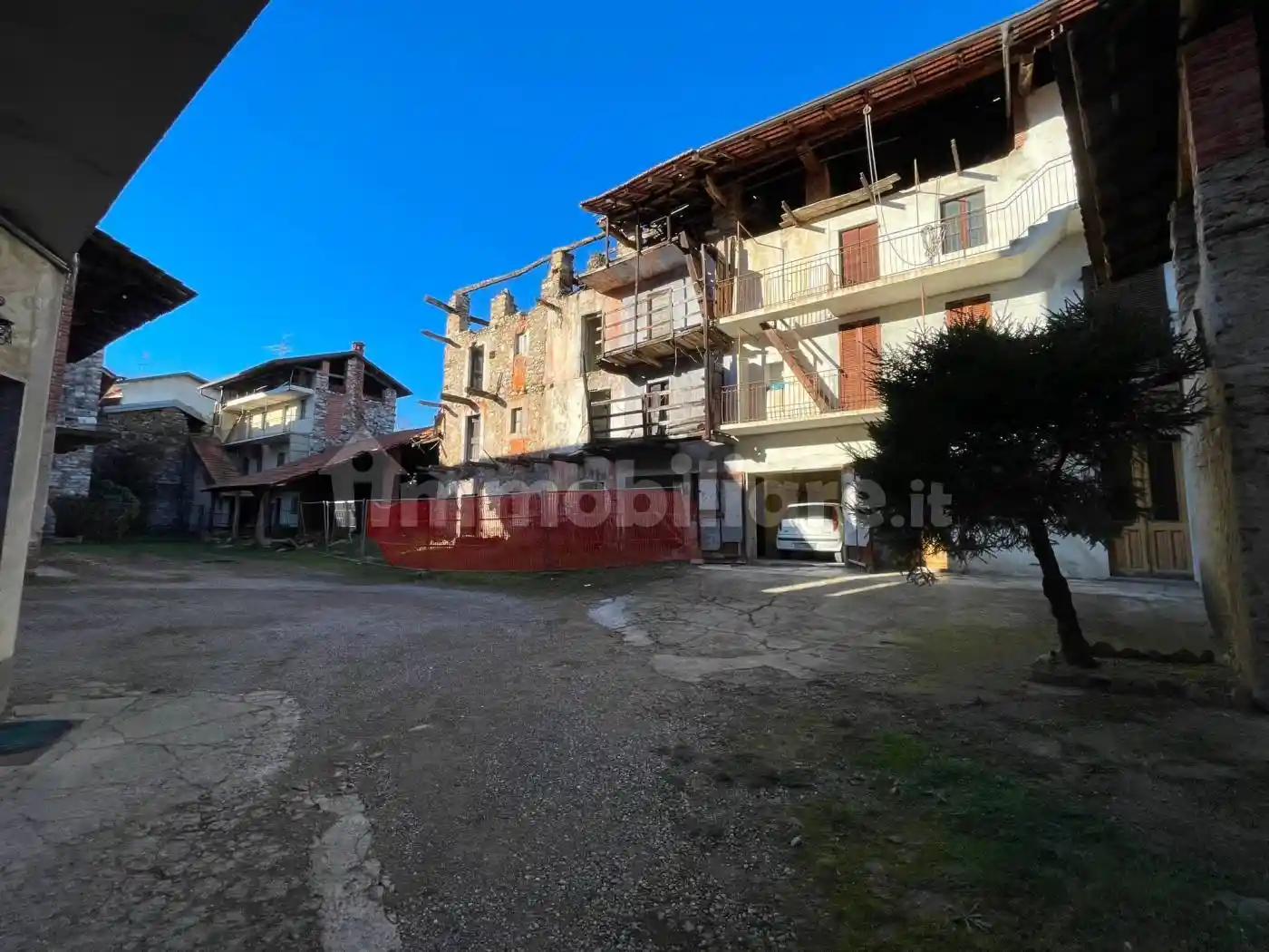 Rustico - Casale in vendita a Borgomanero