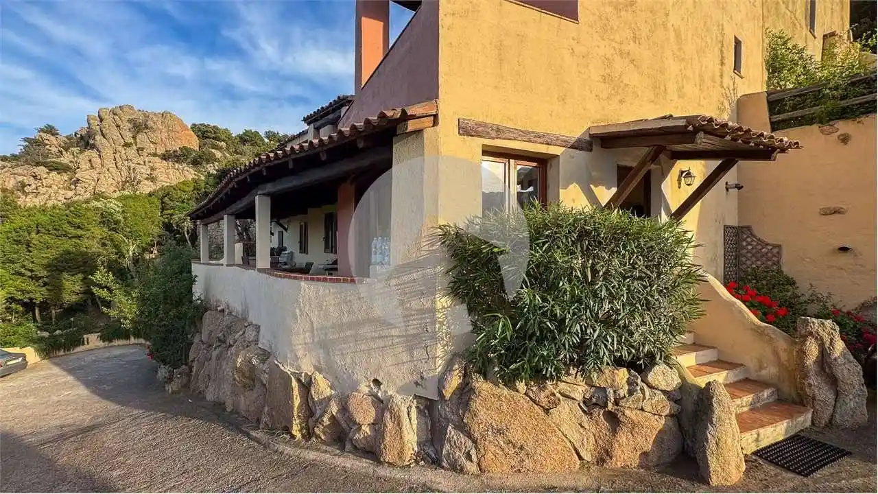 Appartamento in vendita a Arzachena