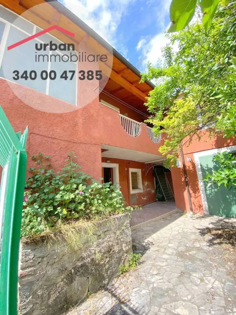 Casa indipendente in vendita a Pizzoli