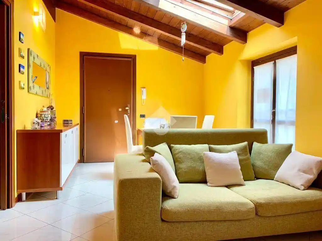 Appartamento in vendita a Garbagnate Milanese