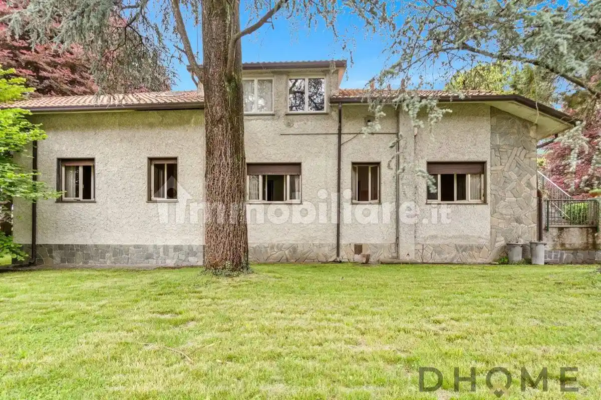 Villa bifamiliare via Montecuccoli, 22, 23843 Dolzago Italia, Centro, Dolzago - foto 2