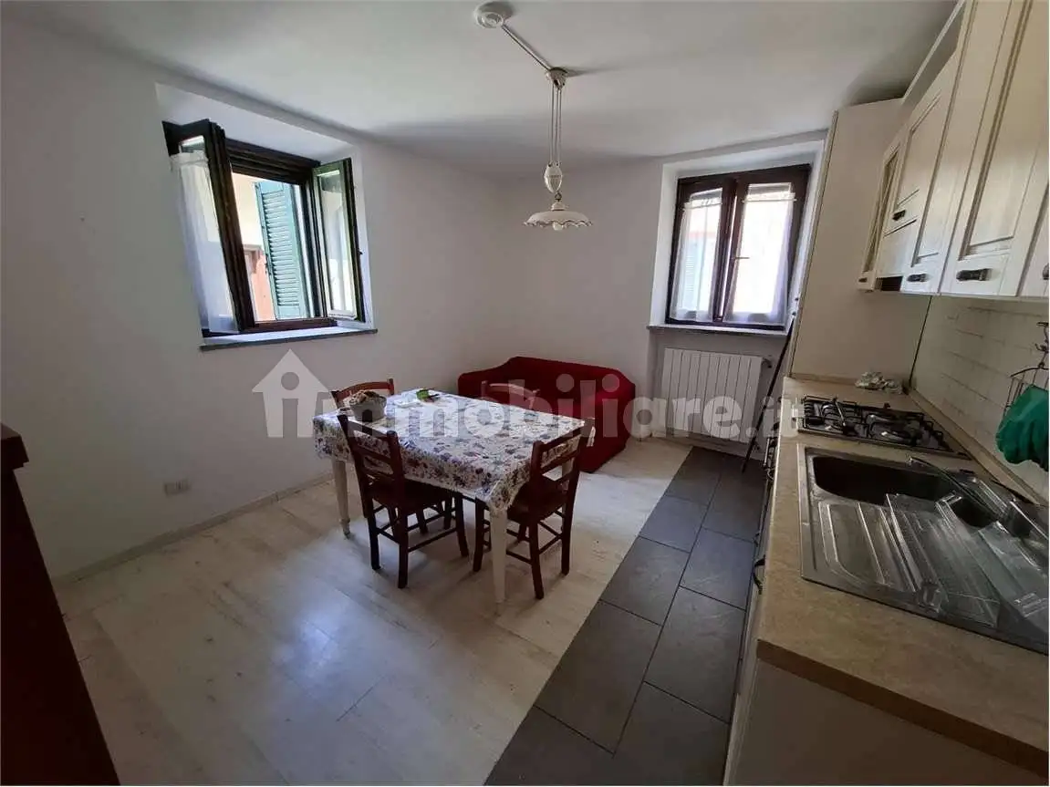 Appartamento in vendita a Mercallo