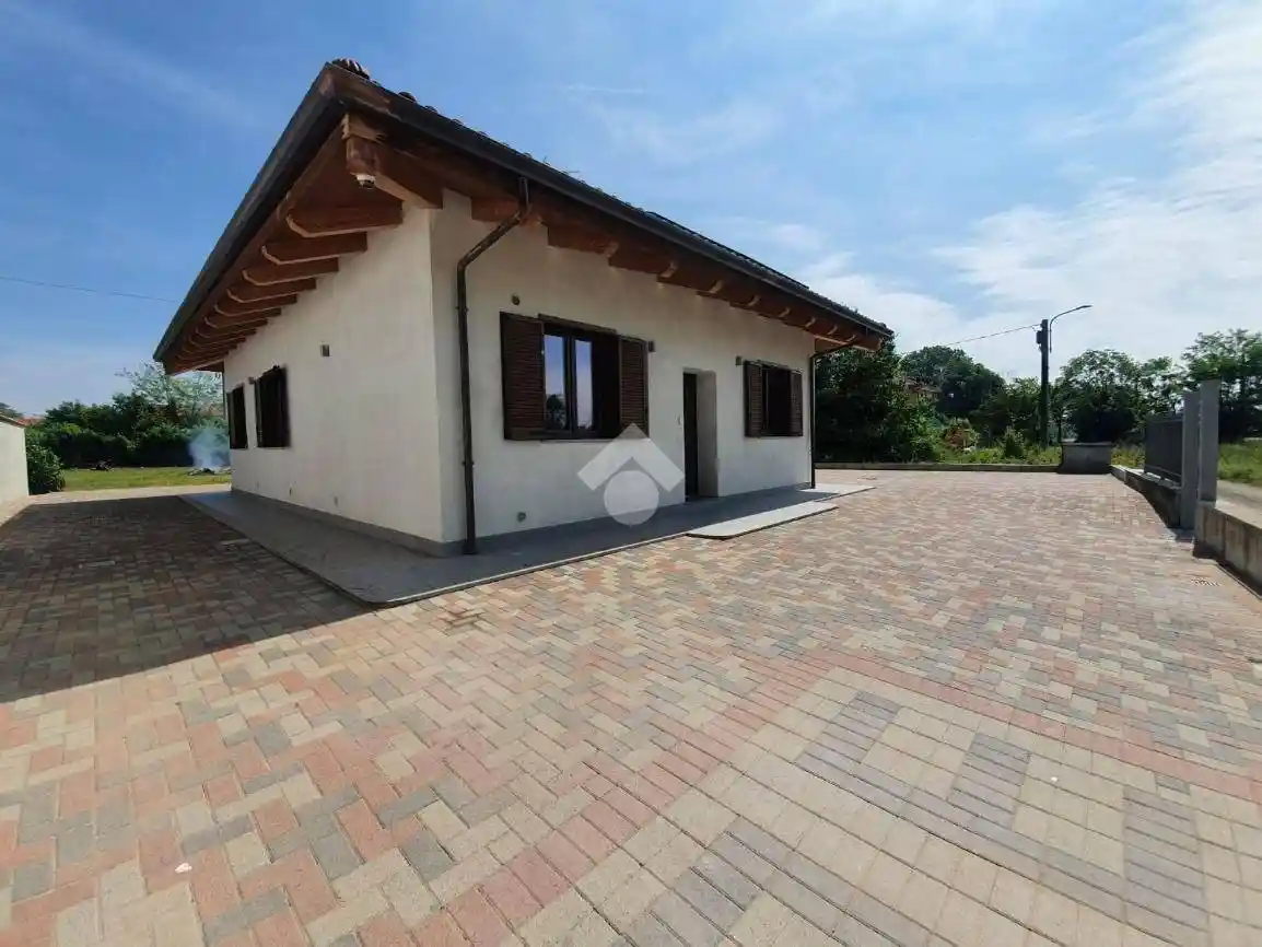 Villa in vendita a San Francesco al Campo