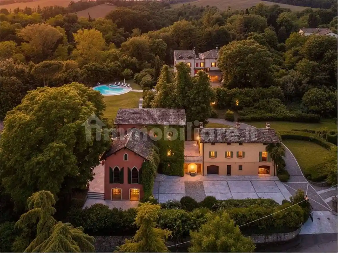 Villa in vendita a Quattro Castella