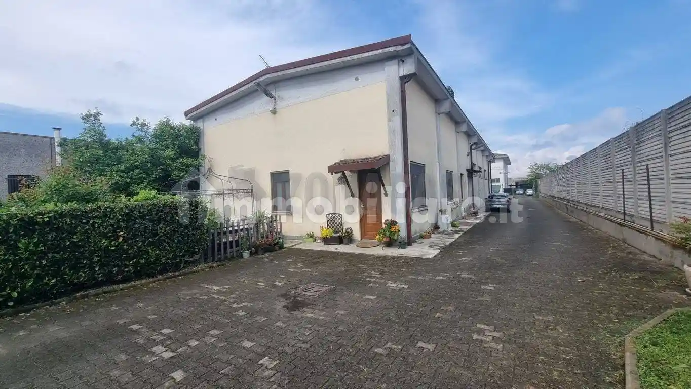 Appartamento in vendita a Cardano al Campo